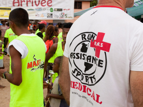 Equipe médicale de RAS Reuinon